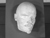Kopie Leninovy posmrtné masky. Originál bohužel týden před naším příjezdem nepozorný turista rozbil na desítky kousků.