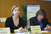 Lenka Kaloušová z FF UK hovoří o akci K na Lounsku. Vpravo moderátor diskuse Martin Tichý (České Budějovice, 17.–18.04.2013)
