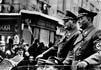 Dne 8. ledna 1939 ve Znojmě proběhlo slavnostní zařazení sudetoněmeckých oblastí v jižních Čechách a na jižní Moravě do rakouských žup Oberdonau a Niederdonau. Na snímku Konrád Henlein (vpravo) a vedoucí župy Niederdonau Hugo Jury. (Zdroj: ABS)