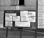 Rok 1952: Velká agitační tabule na náměstí v Lounech (Foto zdroj: ČTK)