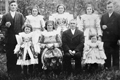 Rodina a příbuzní před odletem do Ameriky (20. léta)